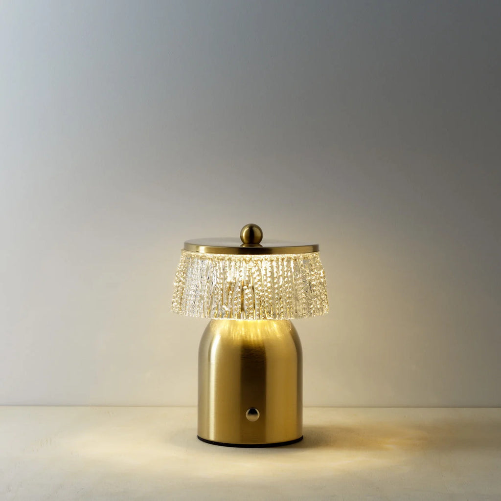 Lampe champignon en laiton brossé, verre strié et frange cristal, H16 cm