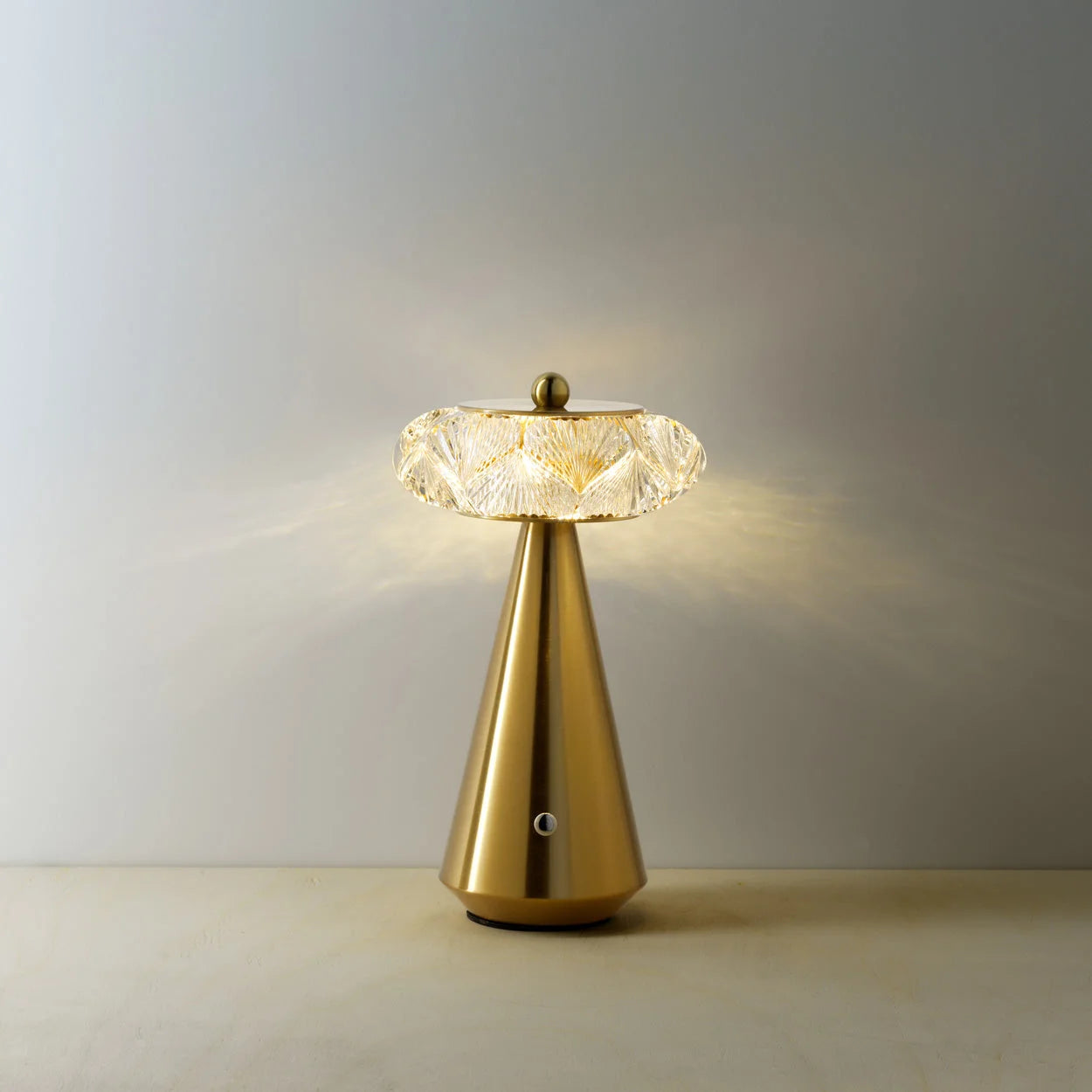Lampe de table LED en laiton doré avec verre facetté, H24 cm