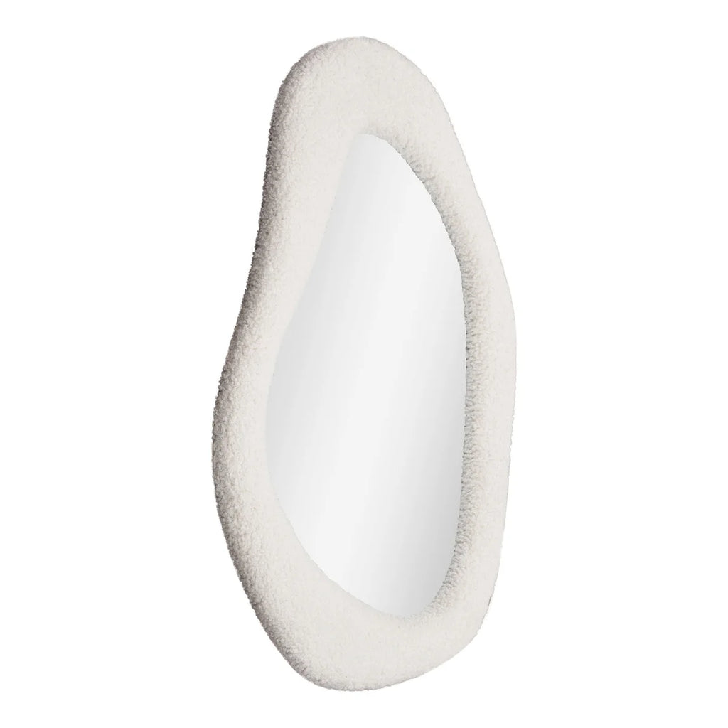 Étagère murale blanche minimaliste avec compartiments arqués
