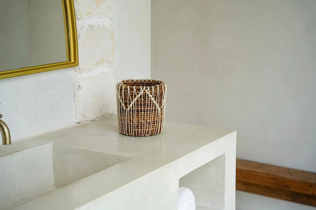 Panier en coton & feuilles de bananier avec macramé blanc naturel