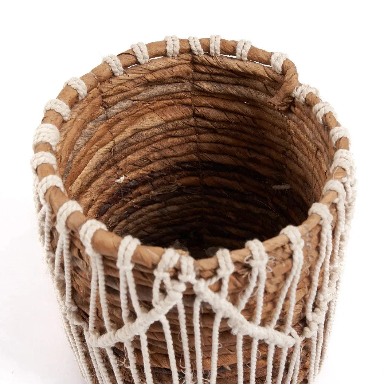 Panier en coton & feuilles de bananier avec macramé blanc naturel