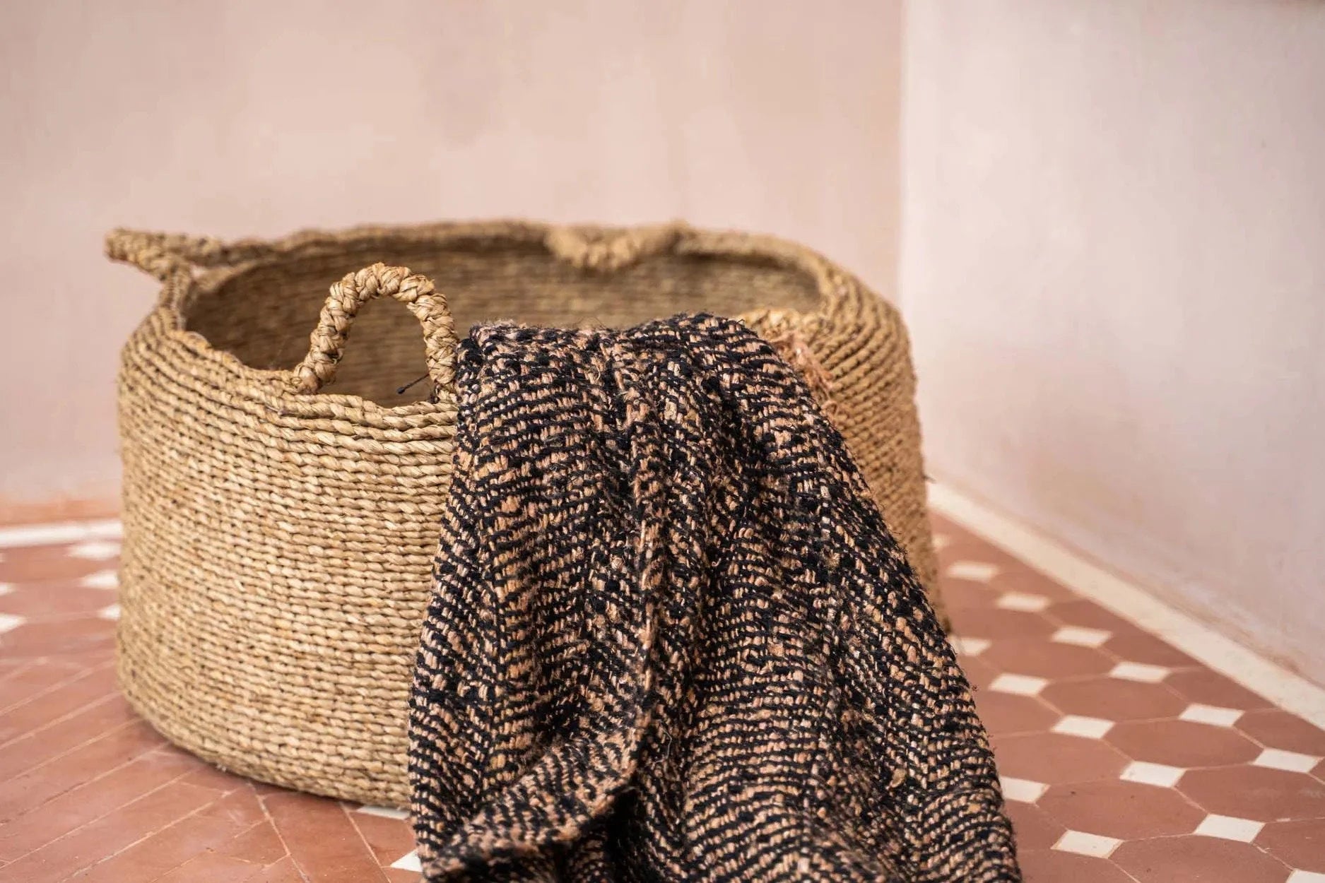 Panier rond en herbe marine naturel avec poignées torsadées – Ø45 cm