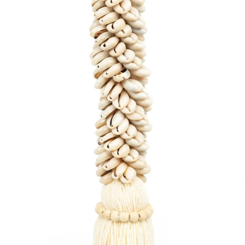 Collier à pompons en coton et coquillages cauris naturels