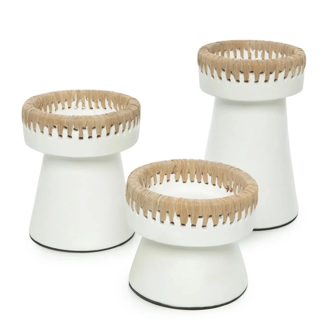 Porte-bougie en terre cuite blanche avec raphia naturel, H16 cm
