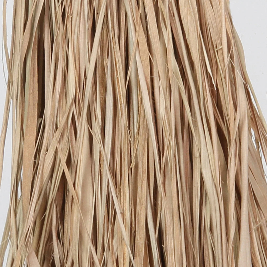 Porte-clés pompon en raphia naturel, coquillages blancs et fronde de palmier séchée