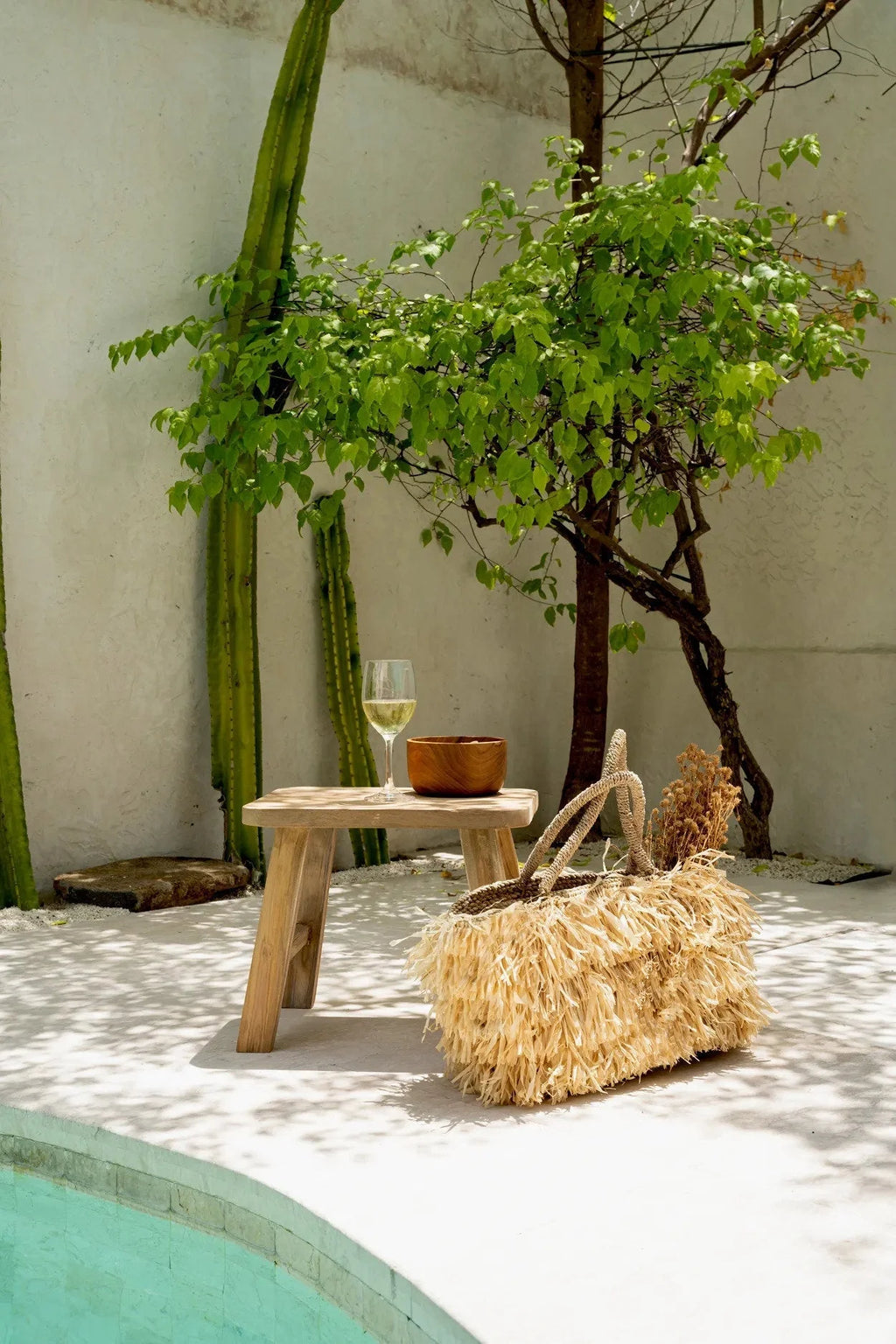 Sac en paille avec franges pour le Saladier en teck naturel 15 cm en bois durable