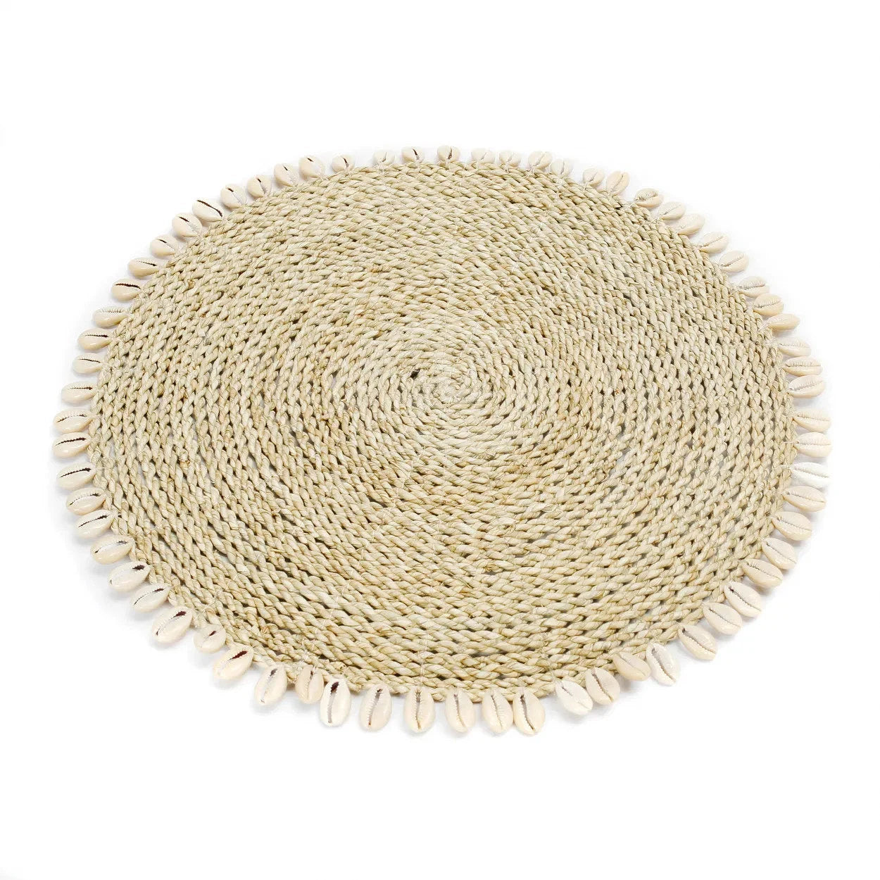Set de table rond en jonc de mer avec bordure de coquillages naturels