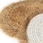 Set de table rond en raphia et jacinthe d’eau blanc cassé avec franges