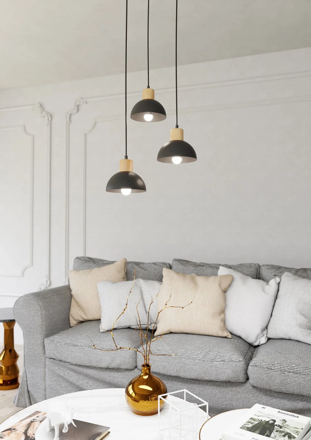 Trois suspensions noires en métal mat avec accents bois, Ø30 cm