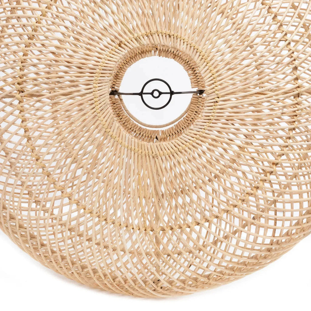 Suspension ovale en rotin naturel ajouré avec ouverture centrale, diamètre 40 cm
