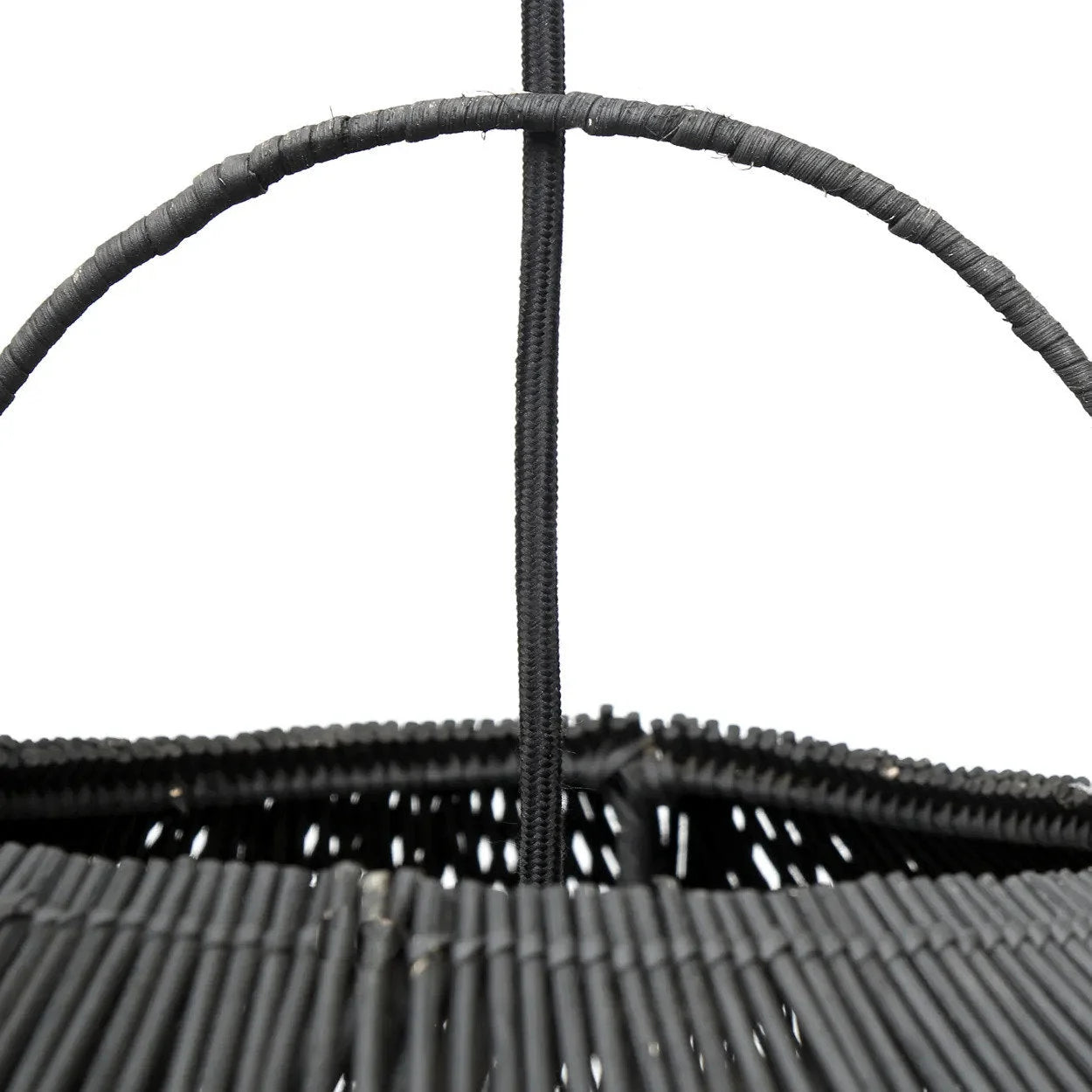 Panier suspendu en rotin noir ajouré XXL, Ø120 cm, avec anse et corde de support