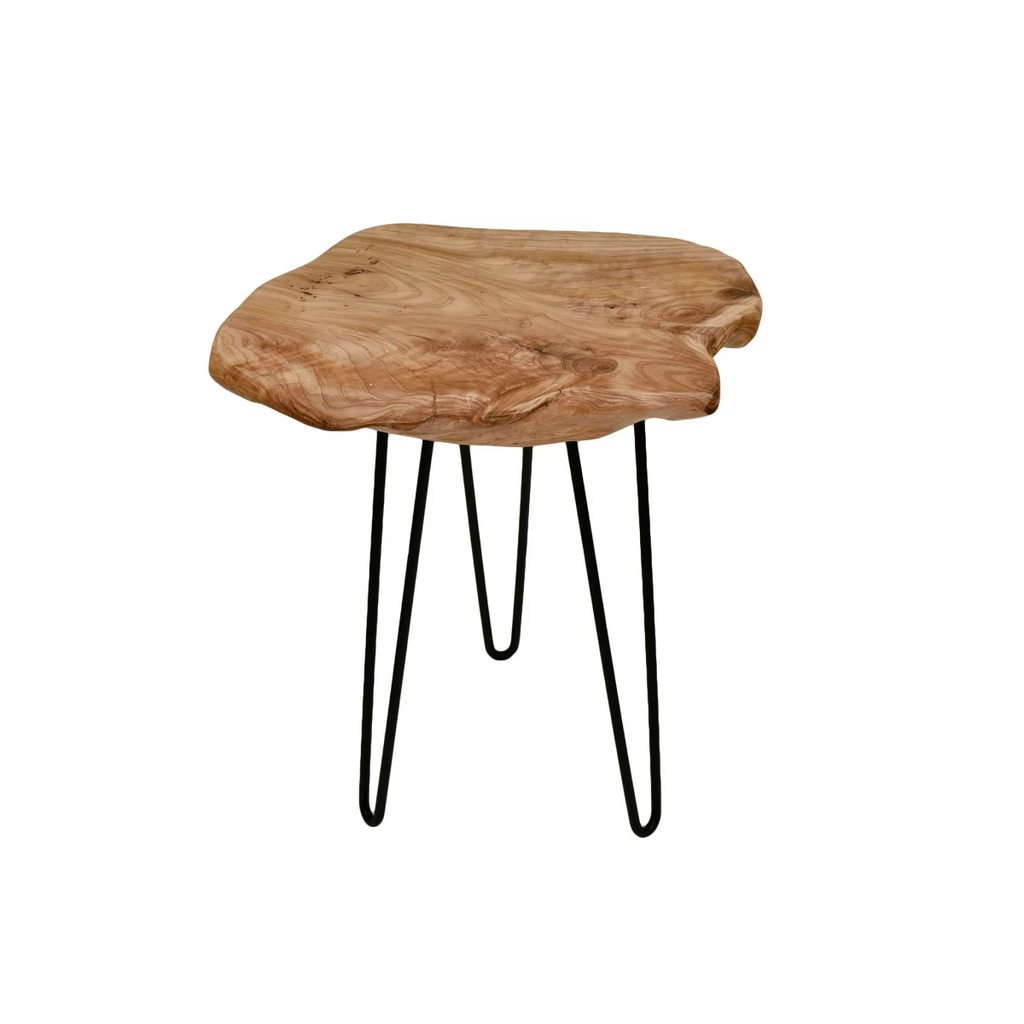 Table d’appoint en bois brut avec pieds en métal noir forme organique Ø30 cm