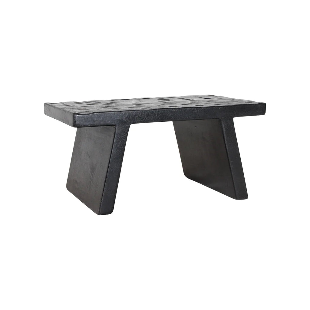 Tabouret artisanal en bois de manguier noir texturé 40x25 cm