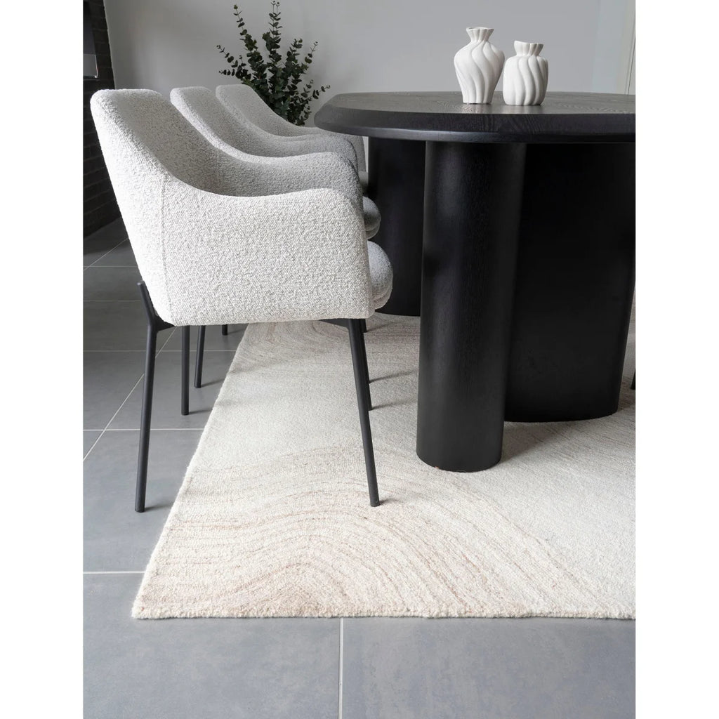Chaise de salle à manger en tissu beige texturé sur pieds métal noir