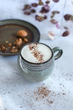 Tasse espresso en céramique artisanale grise texturée Portugal