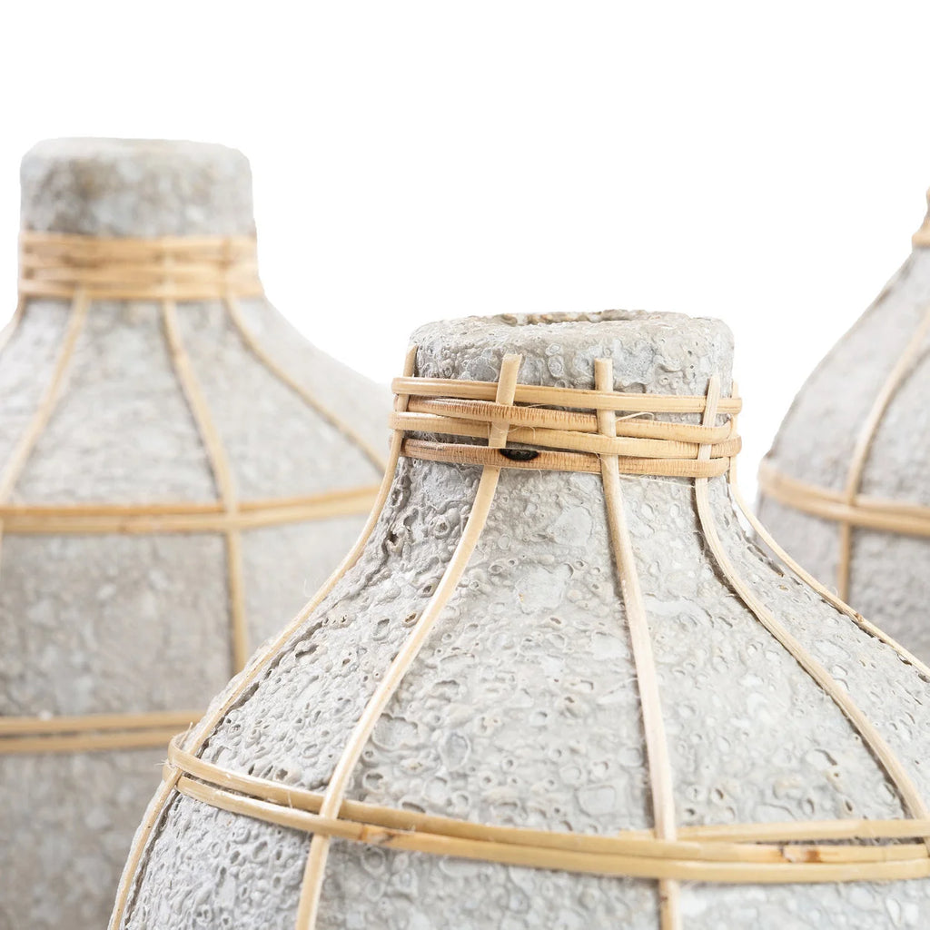 Vase rond en terre cuite et rotin 19 cm béton naturel