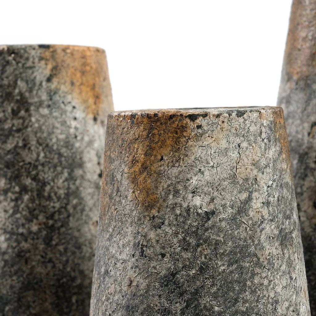 Vase en terre cuite gris antique effet minéral – H22 cm